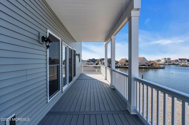 42 Carlyle Drive, Bayville, NJ 08721