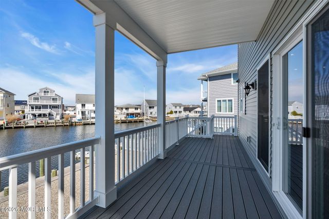 42 Carlyle Drive, Bayville, NJ 08721