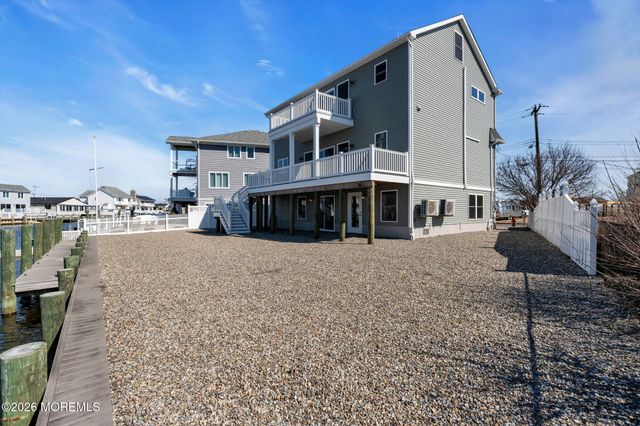 42 Carlyle Drive, Bayville, NJ 08721