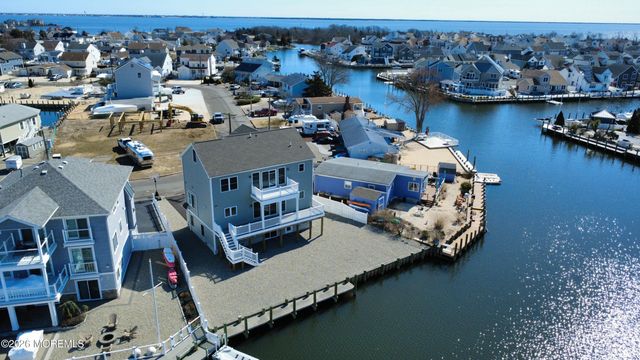 42 Carlyle Drive, Bayville, NJ 08721