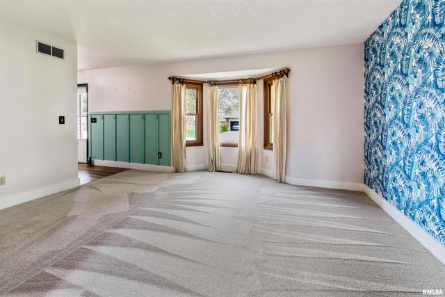 105 Colchester Drive, Normal, IL 61761