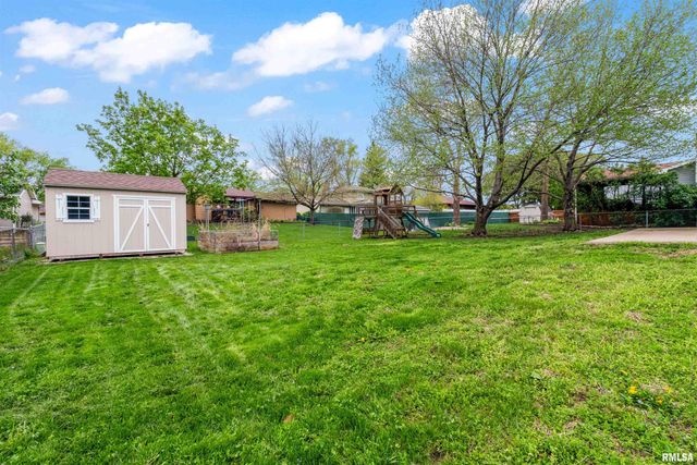 105 Colchester Drive, Normal, IL 61761