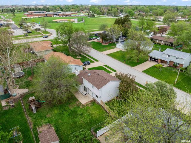 105 Colchester Drive, Normal, IL 61761