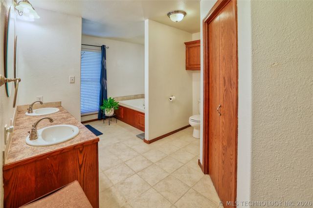 53 Island View, Eufaula, OK 74432