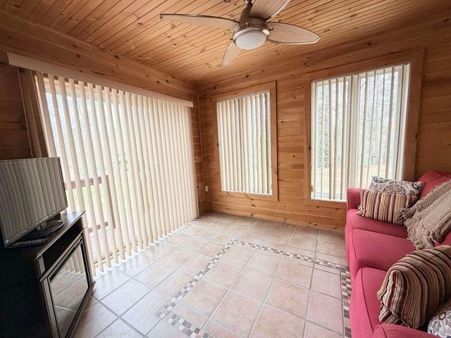 4 Prince Lane, Raymond, NH 03077