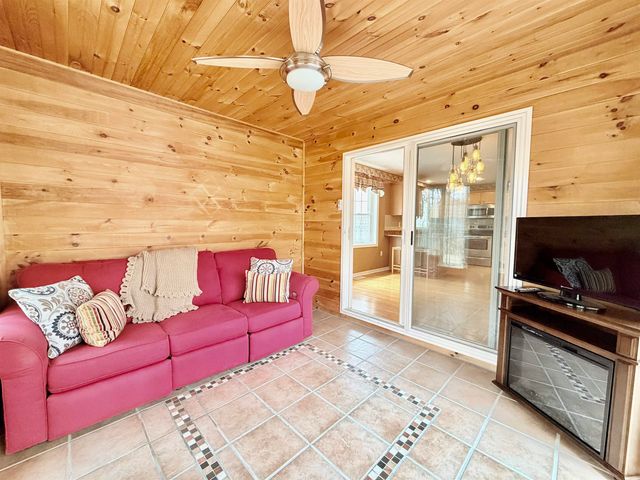 4 Prince Lane, Raymond, NH 03077