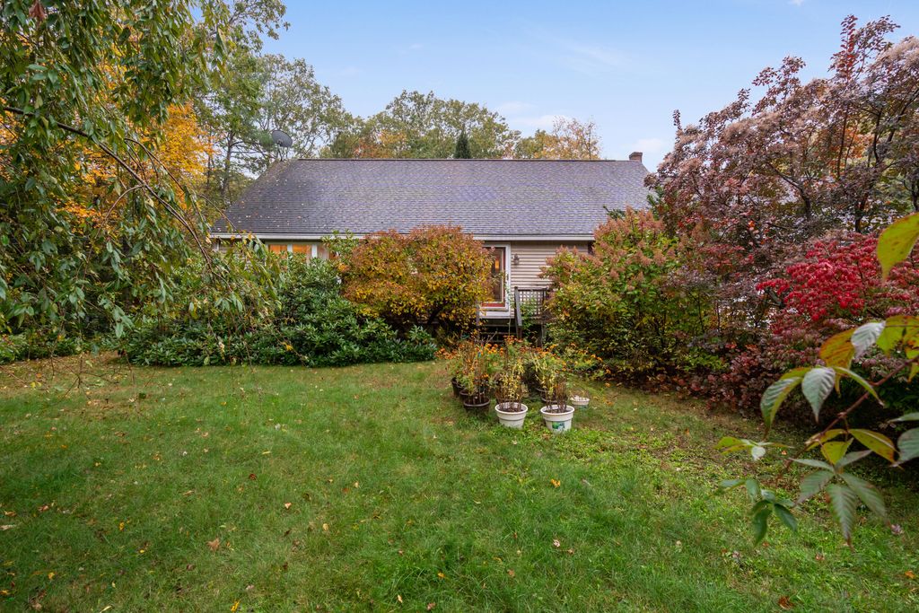 11 Lovers Lane, Topsham, ME 04086 — exterior