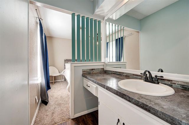 743 W Juniper Drive, Mustang, OK 73064