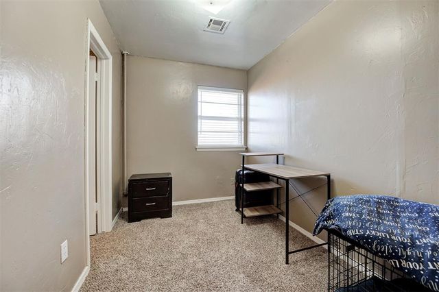 743 W Juniper Drive, Mustang, OK 73064