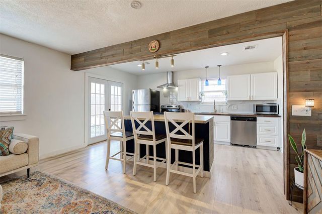 743 W Juniper Drive, Mustang, OK 73064