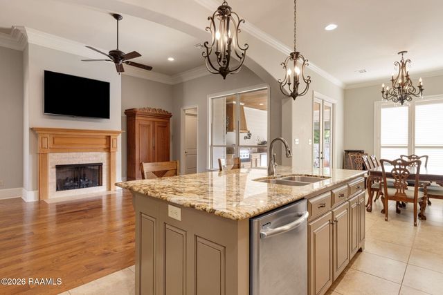 221 Ardenwood Drive, Lafayette, LA 70508