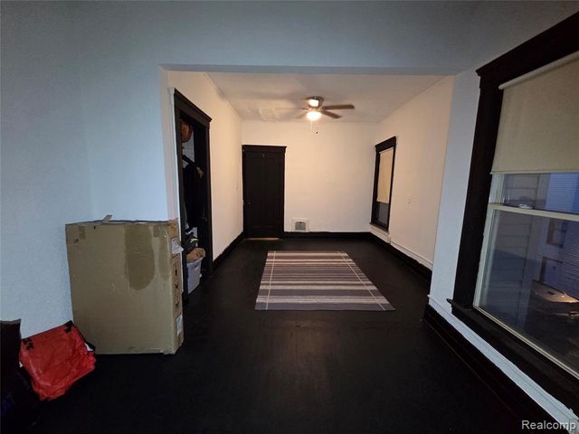 253 Grove Street, Highland Park, MI 48203