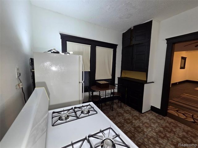 253 Grove Street, Highland Park, MI 48203