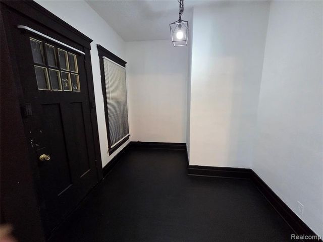 253 Grove Street, Highland Park, MI 48203