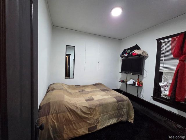 253 Grove Street, Highland Park, MI 48203