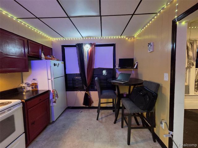253 Grove Street, Highland Park, MI 48203