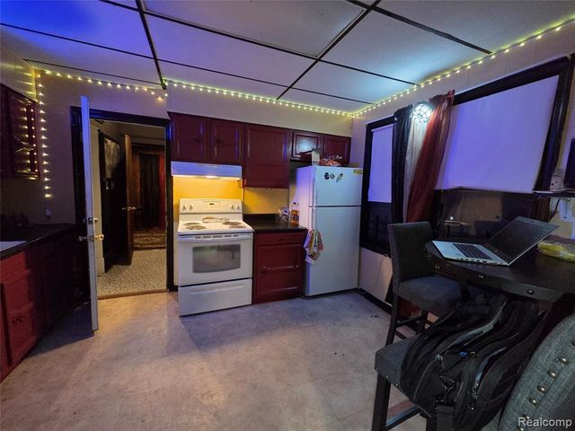 253 Grove Street, Highland Park, MI 48203