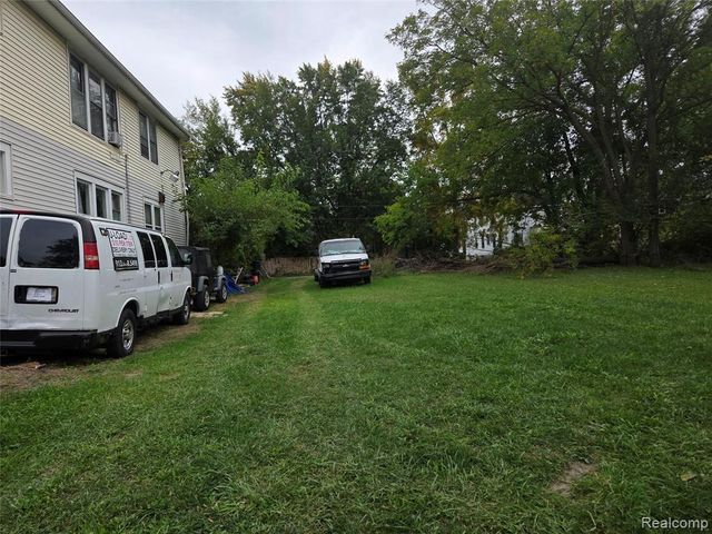 253 Grove Street, Highland Park, MI 48203
