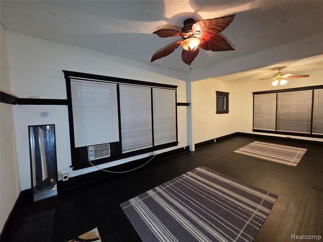 253 Grove Street, Highland Park, MI 48203