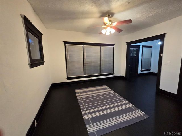 253 Grove Street, Highland Park, MI 48203
