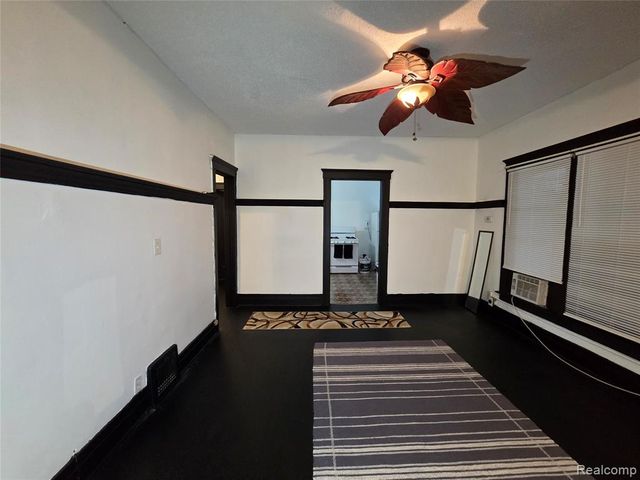 253 Grove Street, Highland Park, MI 48203