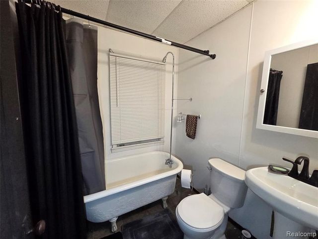 253 Grove Street, Highland Park, MI 48203