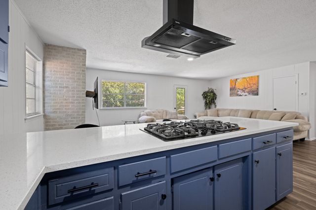 600 Meadowcrest Drive, Crowley, TX 76036