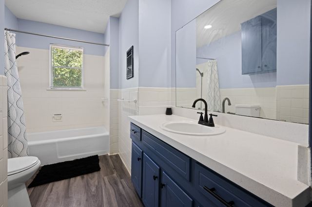 600 Meadowcrest Drive, Crowley, TX 76036