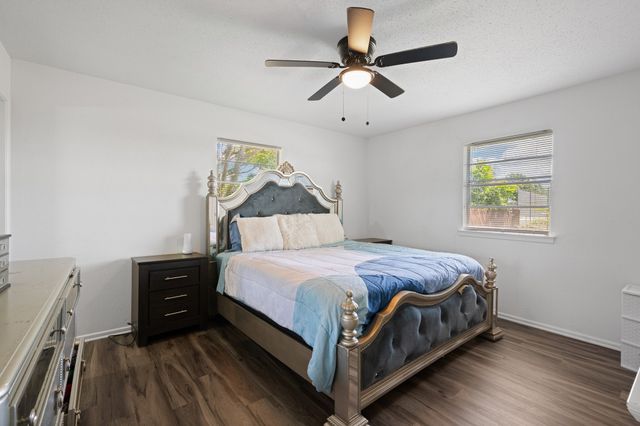 600 Meadowcrest Drive, Crowley, TX 76036