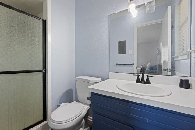 600 Meadowcrest Drive, Crowley, TX 76036