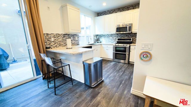 9135 S Cullen Way, Inglewood, CA 90305