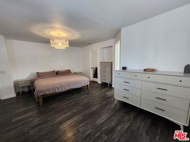 9135 S Cullen Way, Inglewood, CA 90305