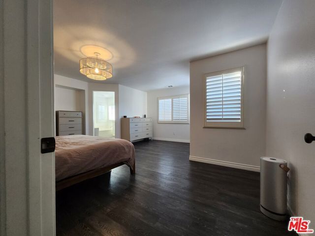 9135 S Cullen Way, Inglewood, CA 90305