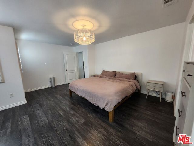 9135 S Cullen Way, Inglewood, CA 90305