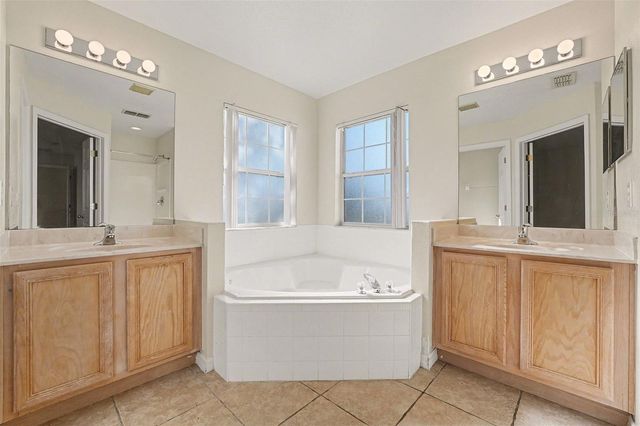 8520 LA ISLA DRIVE, Kissimmee, FL 34747