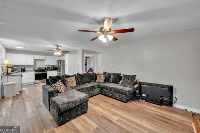 418 Flintside Drive, Cobb, GA 31735