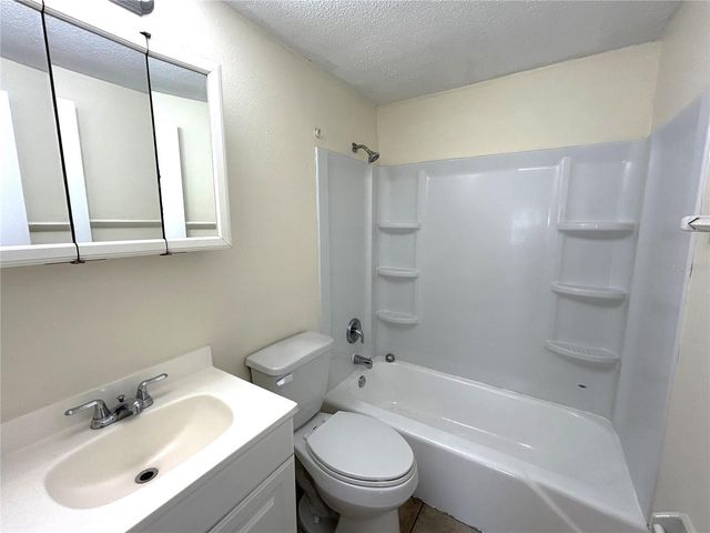 255 PINEAPPLE STREET 3, Englewood, FL 34223