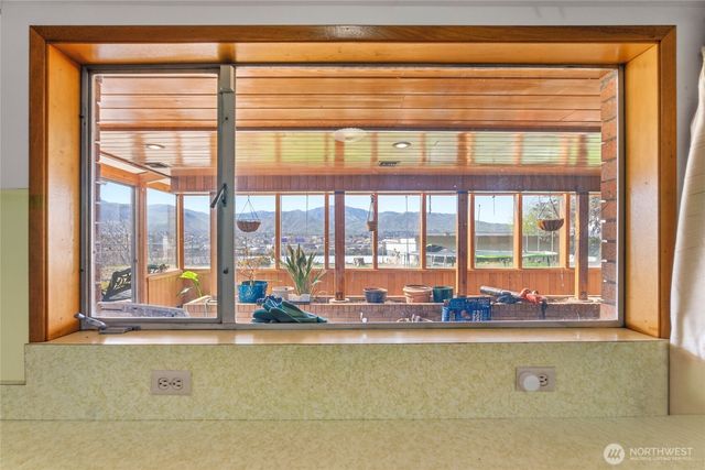 1210 N Ashland Avenue, East Wenatchee, WA 98802