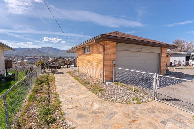 1210 N Ashland Avenue, East Wenatchee, WA 98802