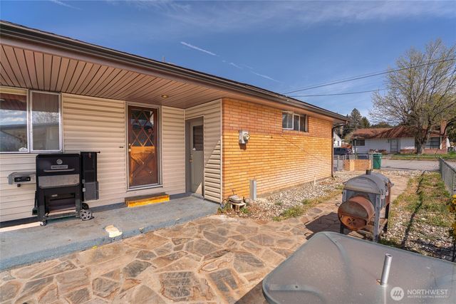 1210 N Ashland Avenue, East Wenatchee, WA 98802