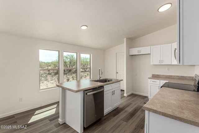 12251 S Wells Fargo Road, Tucson, AZ 85736