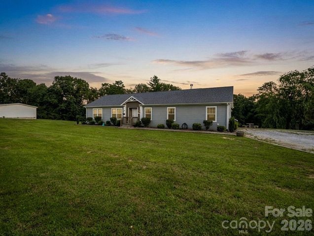 213 Big Oak Road, Hendersonville, NC 28792