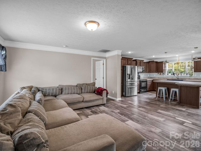 213 Big Oak Road, Hendersonville, NC 28792