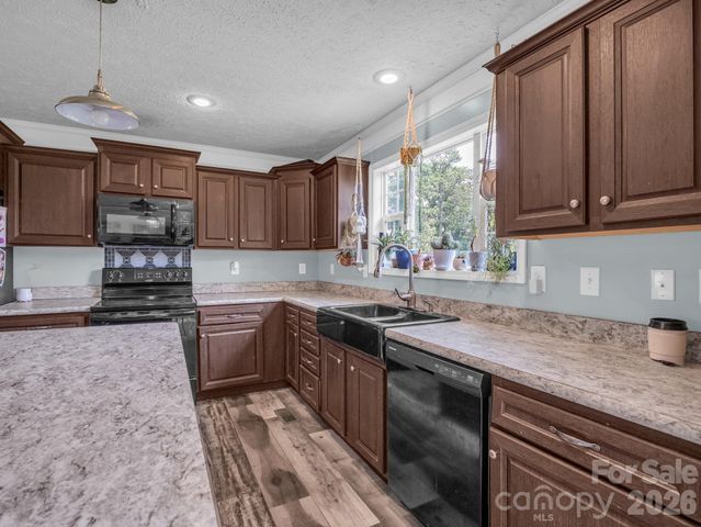 213 Big Oak Road, Hendersonville, NC 28792