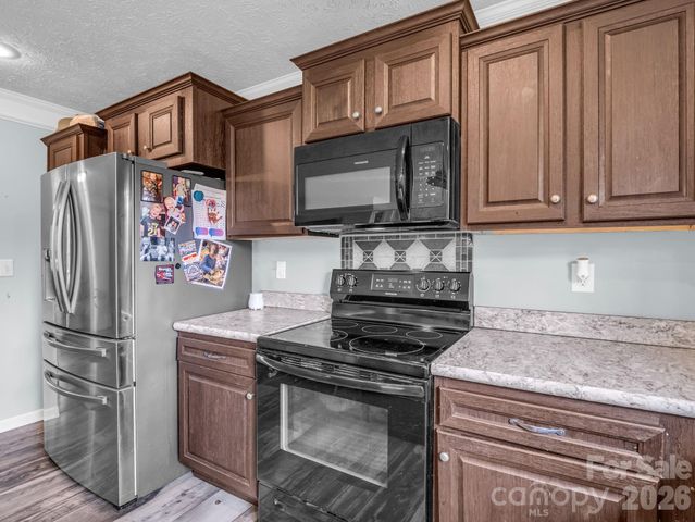 213 Big Oak Road, Hendersonville, NC 28792