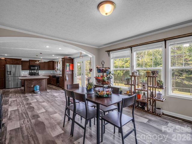 213 Big Oak Road, Hendersonville, NC 28792
