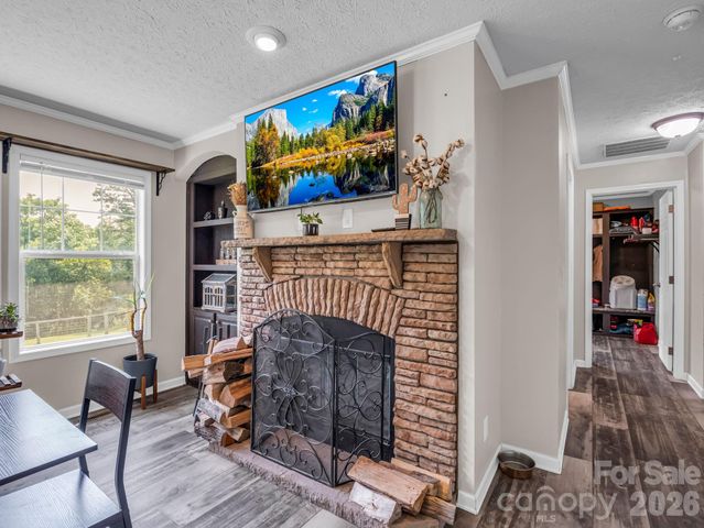 213 Big Oak Road, Hendersonville, NC 28792