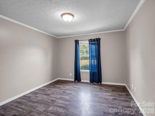 213 Big Oak Road, Hendersonville, NC 28792