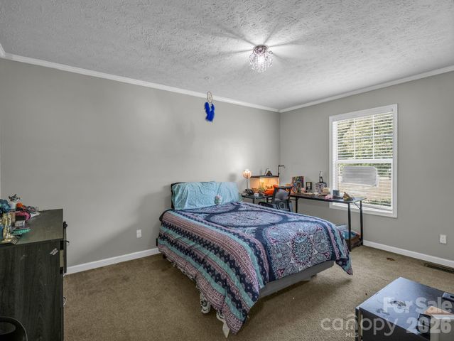 213 Big Oak Road, Hendersonville, NC 28792