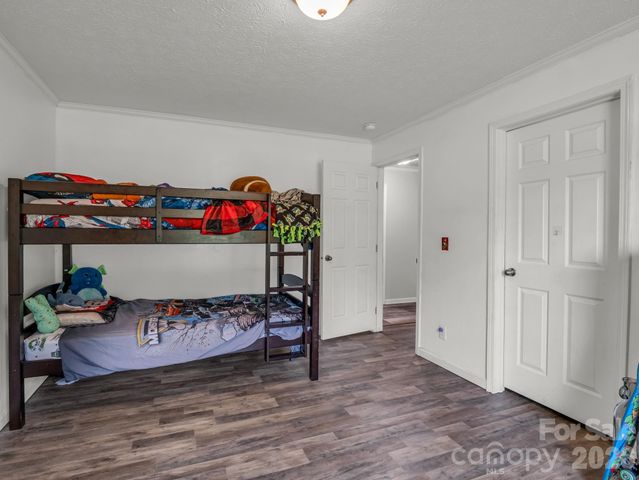 213 Big Oak Road, Hendersonville, NC 28792